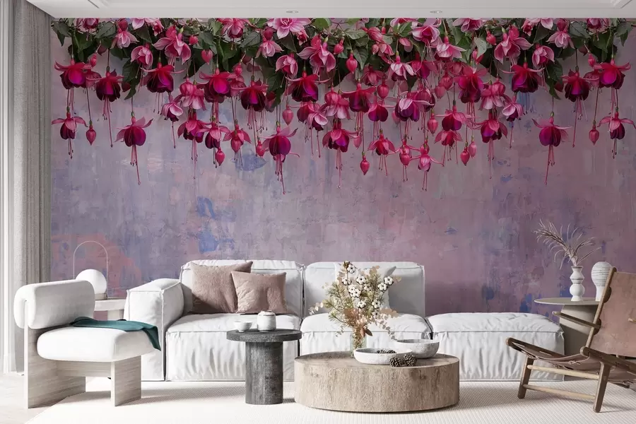 wall murals Велики цветови фуксије виси одозго на позадини ретро зида са имитацијом огреботина w02132