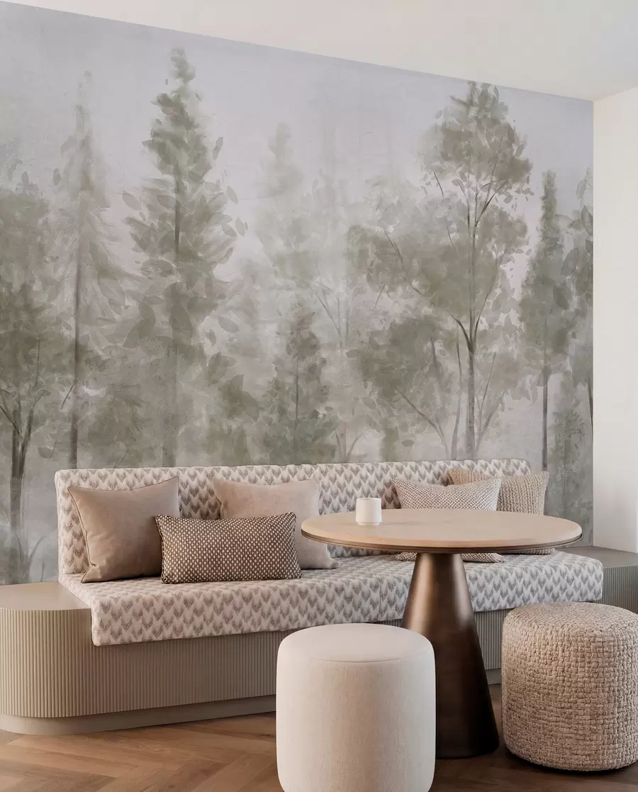 wall murals Високи текстурирани борови у магловитој шуми, са магловитом, магловитом атмосфером w08411