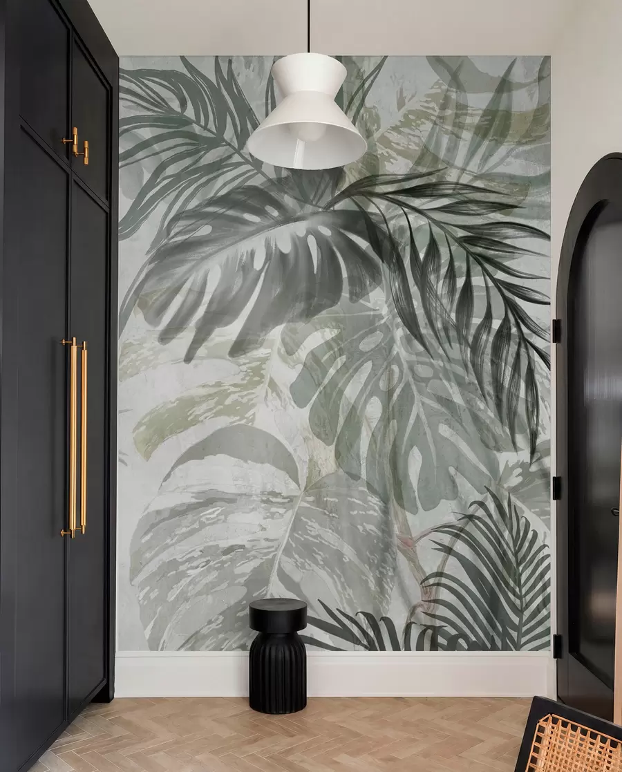 wall murals Монстера и палмино лишће у нијансама зелене и сиве, ботаничко, тропско лишће, биљке у џунгли, текстурирана позадина w09011
