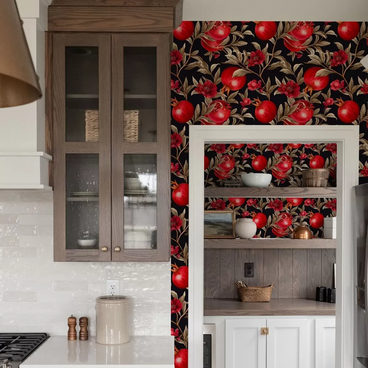 Позадина Нар и цвеће на тамној позадини у медитеранском стилу a00115