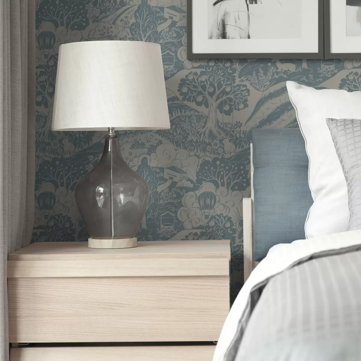 Позадина Бајковита шума са животињама у стилу дечје илустрације a00172