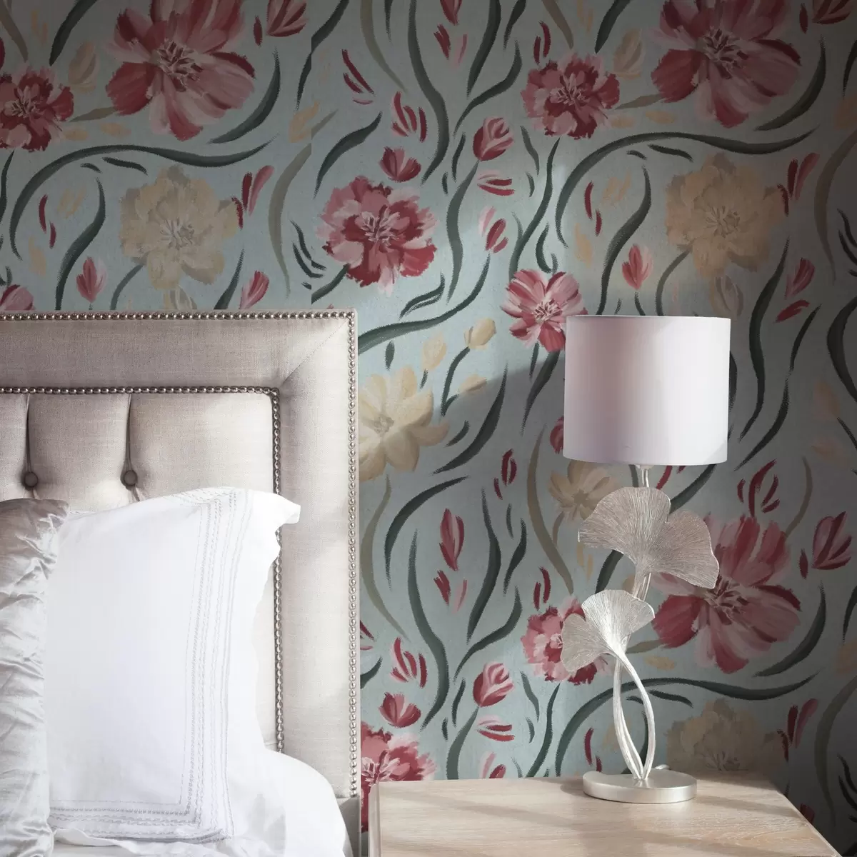 Позадина Акварелно цвеће на плавој позадини, црвени и беж узорак a00216