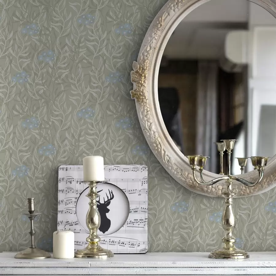 wall murals Зелена позадина са белим гранама и плавим цвећем a00268v1