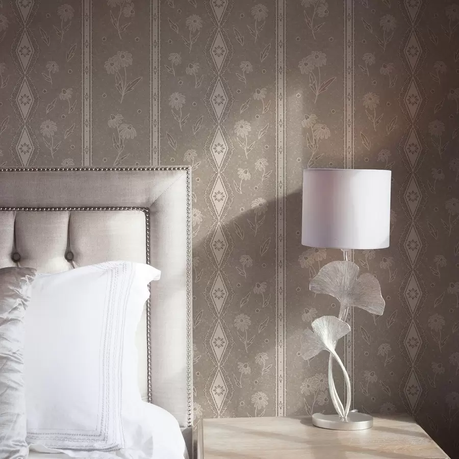 wall murals Пруге са тратинчицама и чипком на сиво-беж позадини a00295