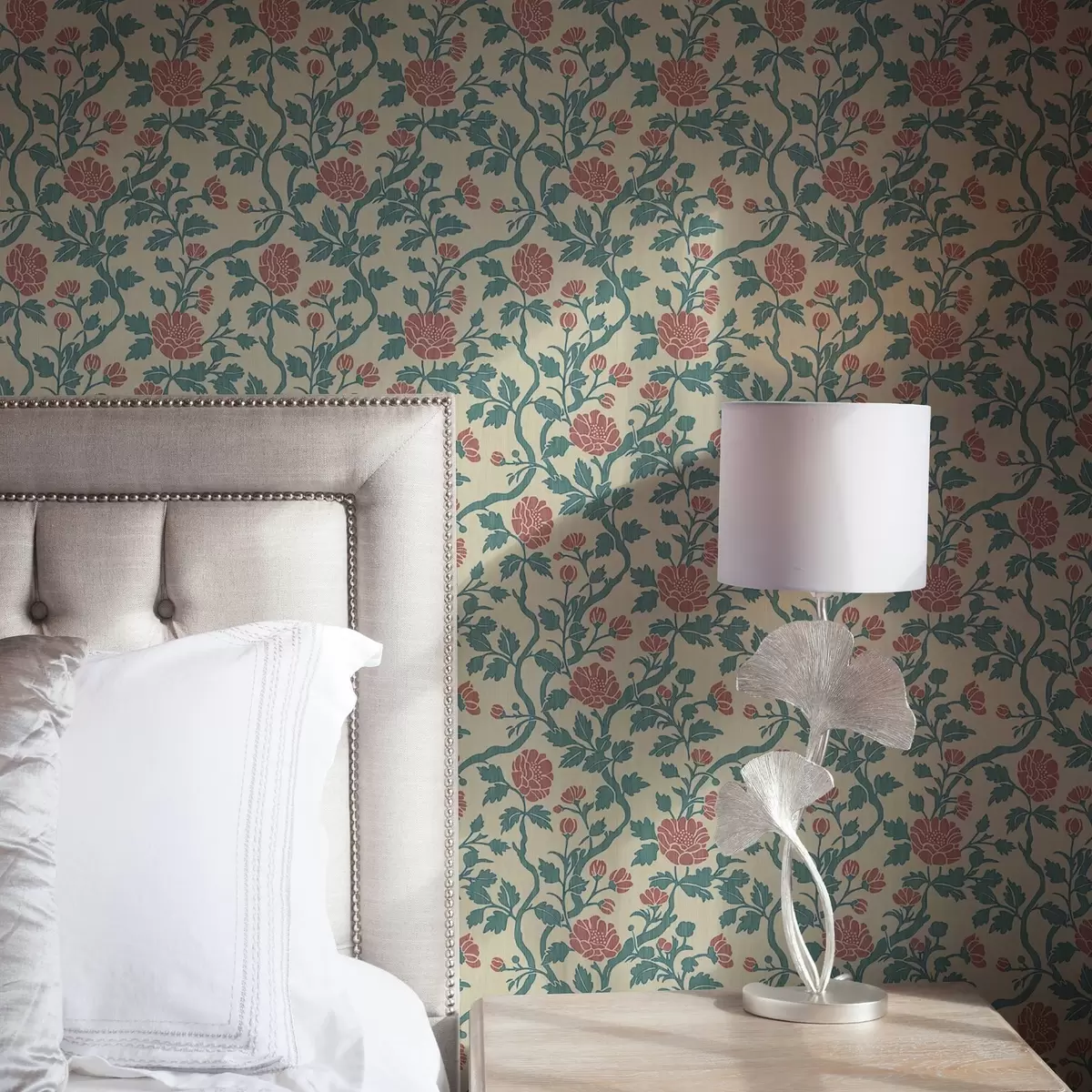 Позадина Украсно ружичасто цвеће на беж позадини a00414