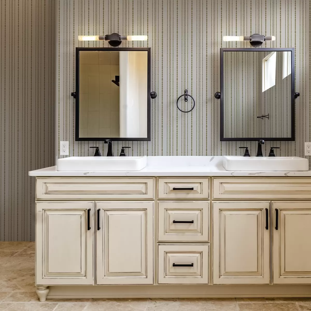 Позадина Минималистички узорак у облику жутих капи у вертикалној траци a00448