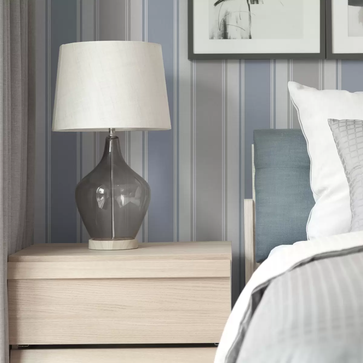 Позадина Комбинација сивих и плавих широких пруга a00557