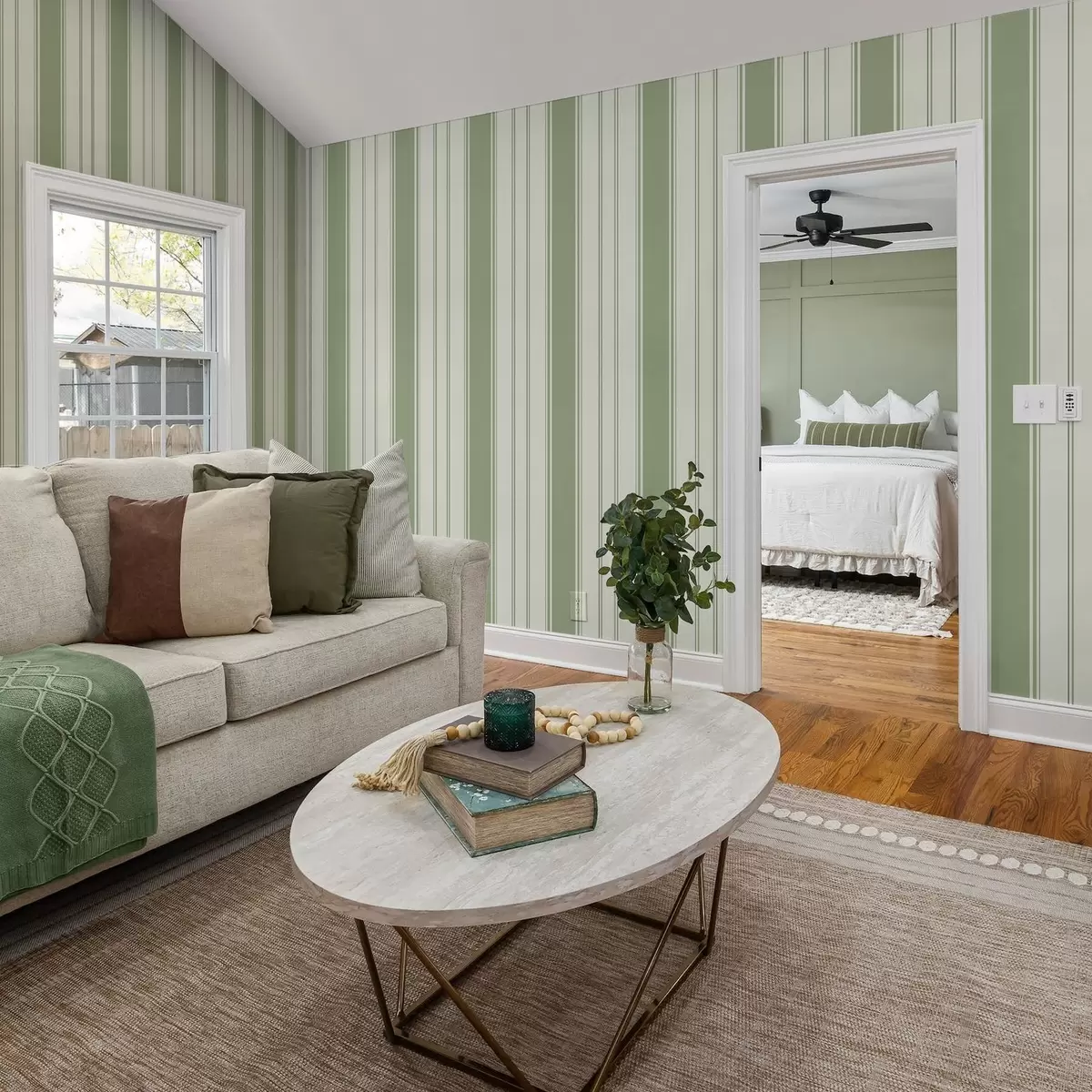 Позадина Крем позадина са широким светлозеленим пругама a00561