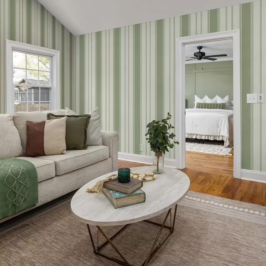 wall murals Крем позадина са широким светлозеленим пругама a00561