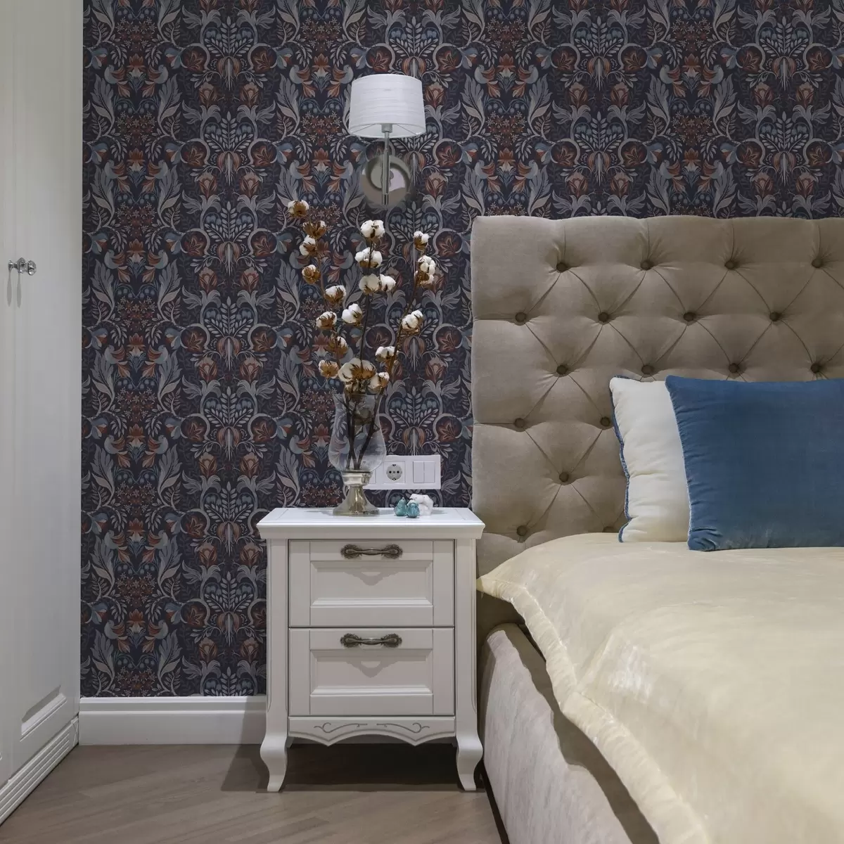 Позадина Народно цвеће и птице на тамноплавој позадини a00502