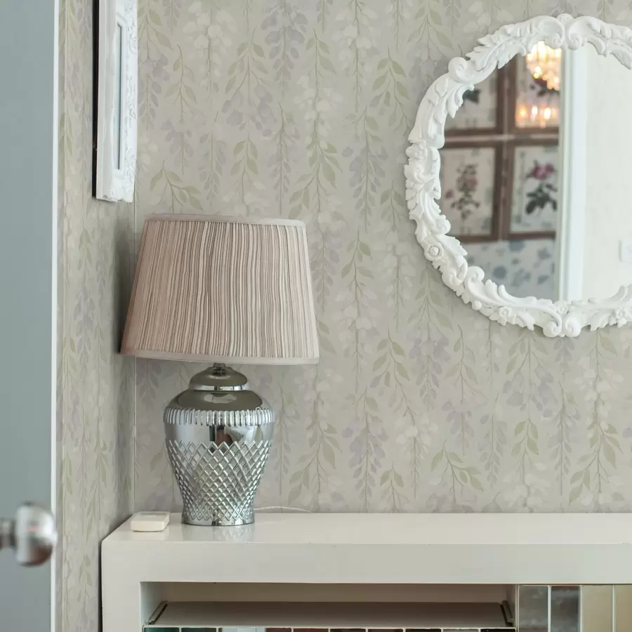 wall murals Вукућа лаванда глицинија на менто зеленој позадини a00593