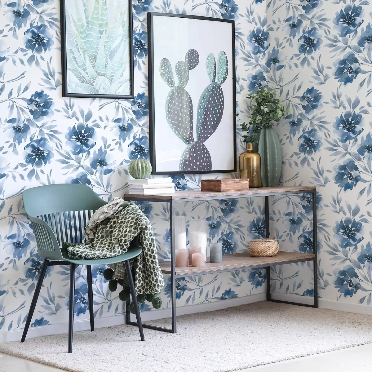 Позадина Акварелни индиго божури на белој позадини a00641