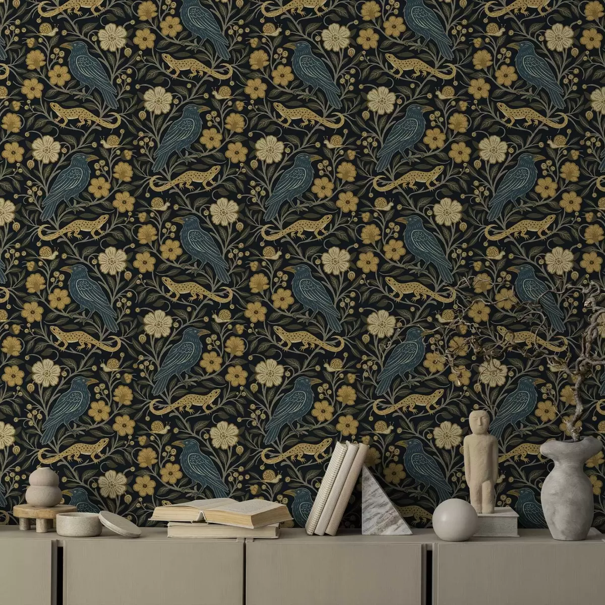 Позадина Птице, гуштери и пужеви међу цвећем на тамној позадини a00691