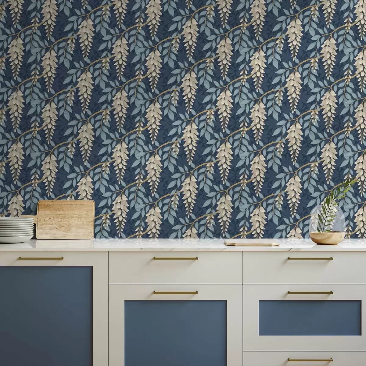 Позадина Глицинија са плавим листовима на тамноплавој позадини a00694v2