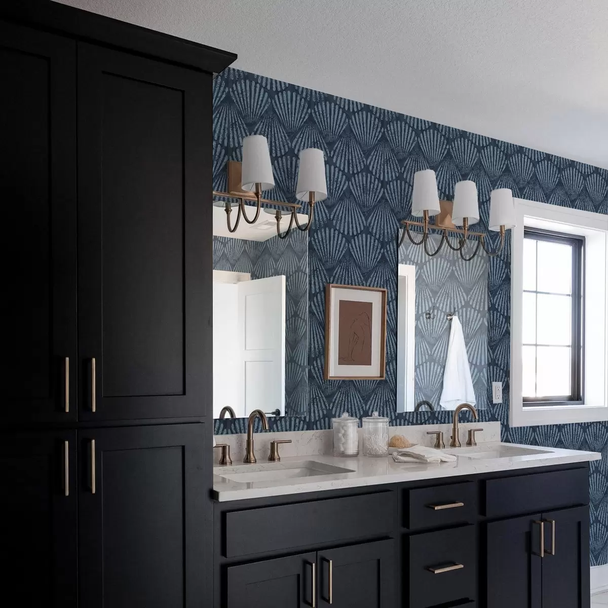 Позадина Апстрактни зраци у нијансама плаве, динамичан мотив a00710