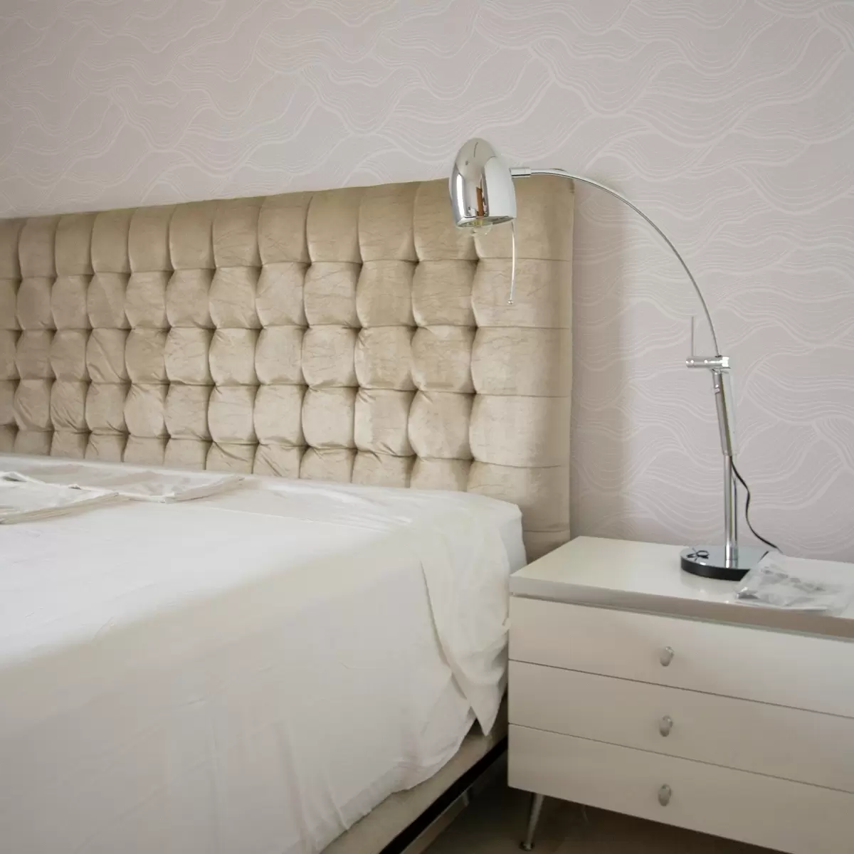 Позадина Пастелно ружичаста подлога са таласастим линијама a00682v3