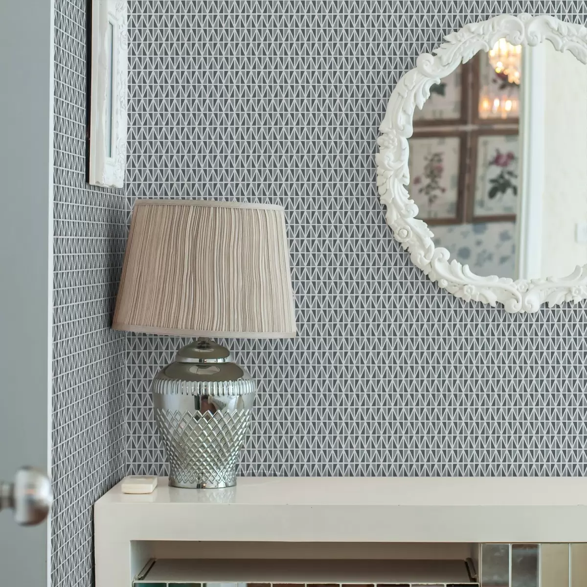 Позадина Фина бела дијамантска решетка преко пригушене тиркизне боје a00903