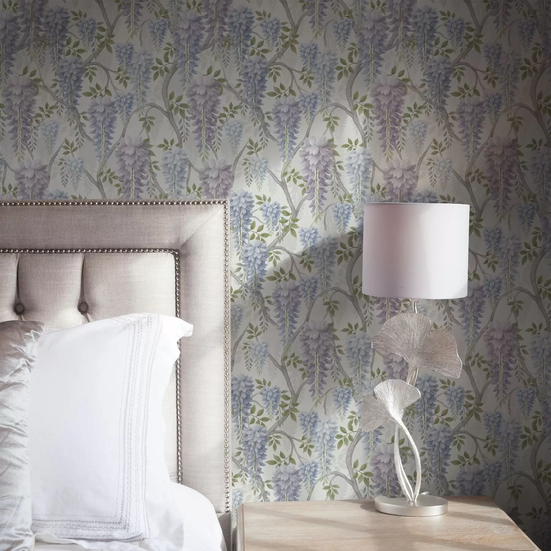 wall murals Нежна глицинија у лила и светлоплавим нијансама a00886