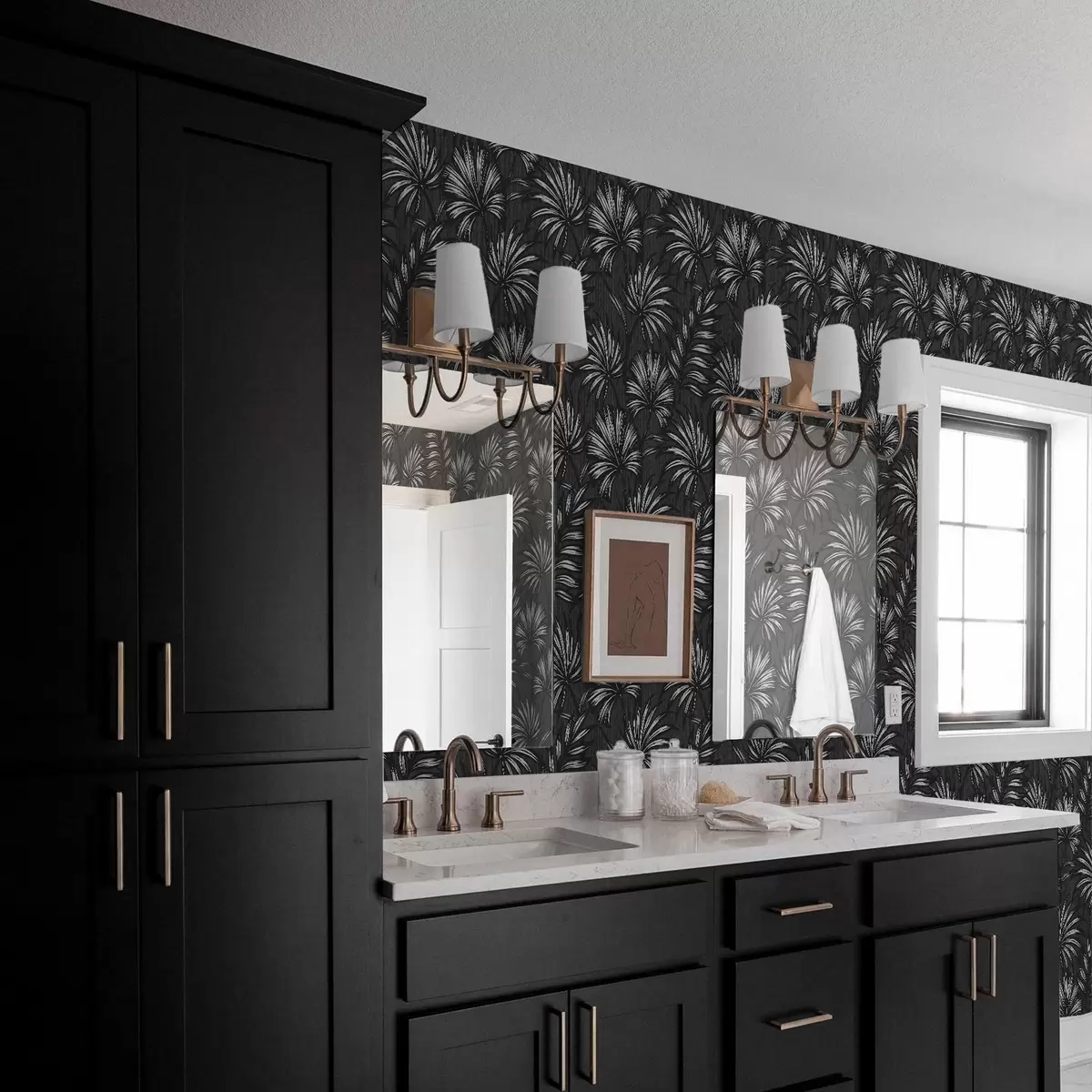 Позадина Црно-бело палмино лишће на тамној позадини a00891