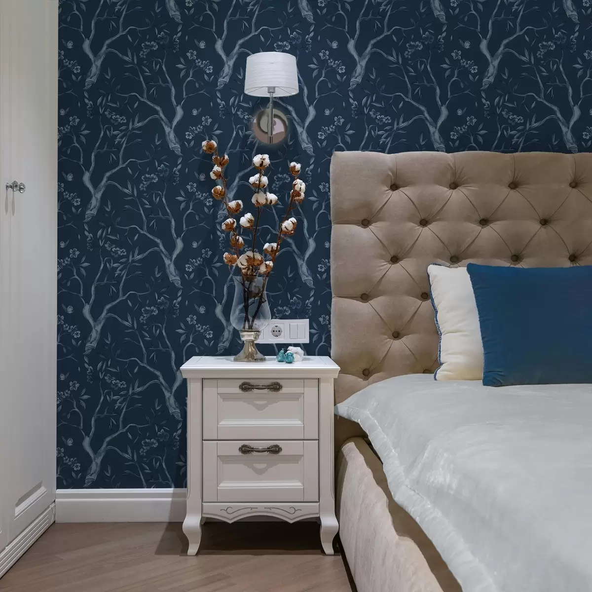 Позадина Плаве цветне гране са лептирима на тамној позадини a00951v1