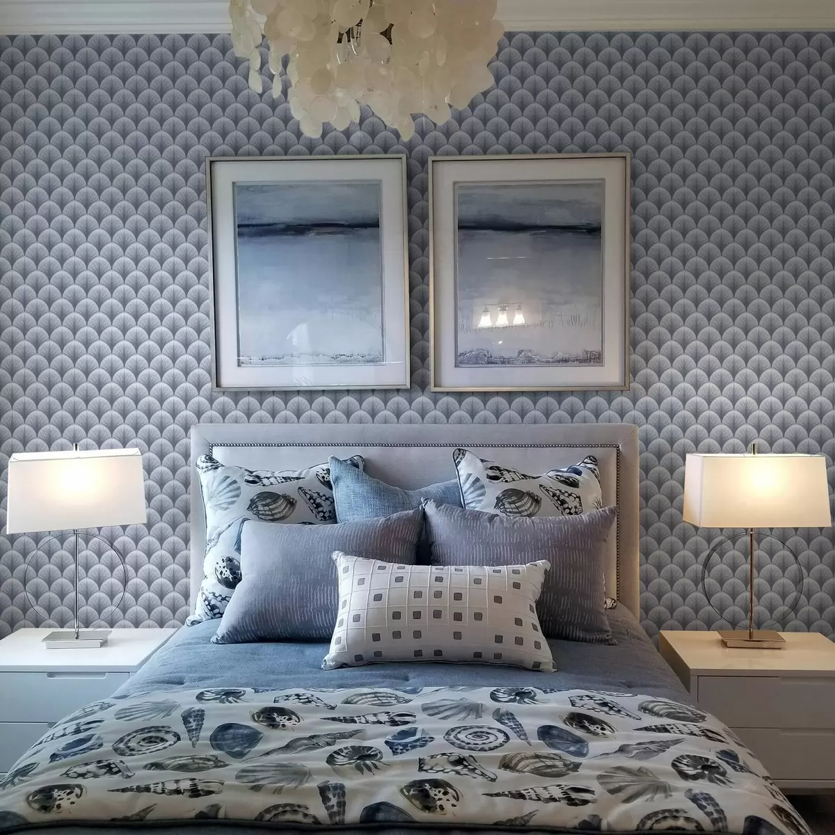 Позадина Плави лепезасти лукови са зрацима на светлоплавој позадини a00978v1