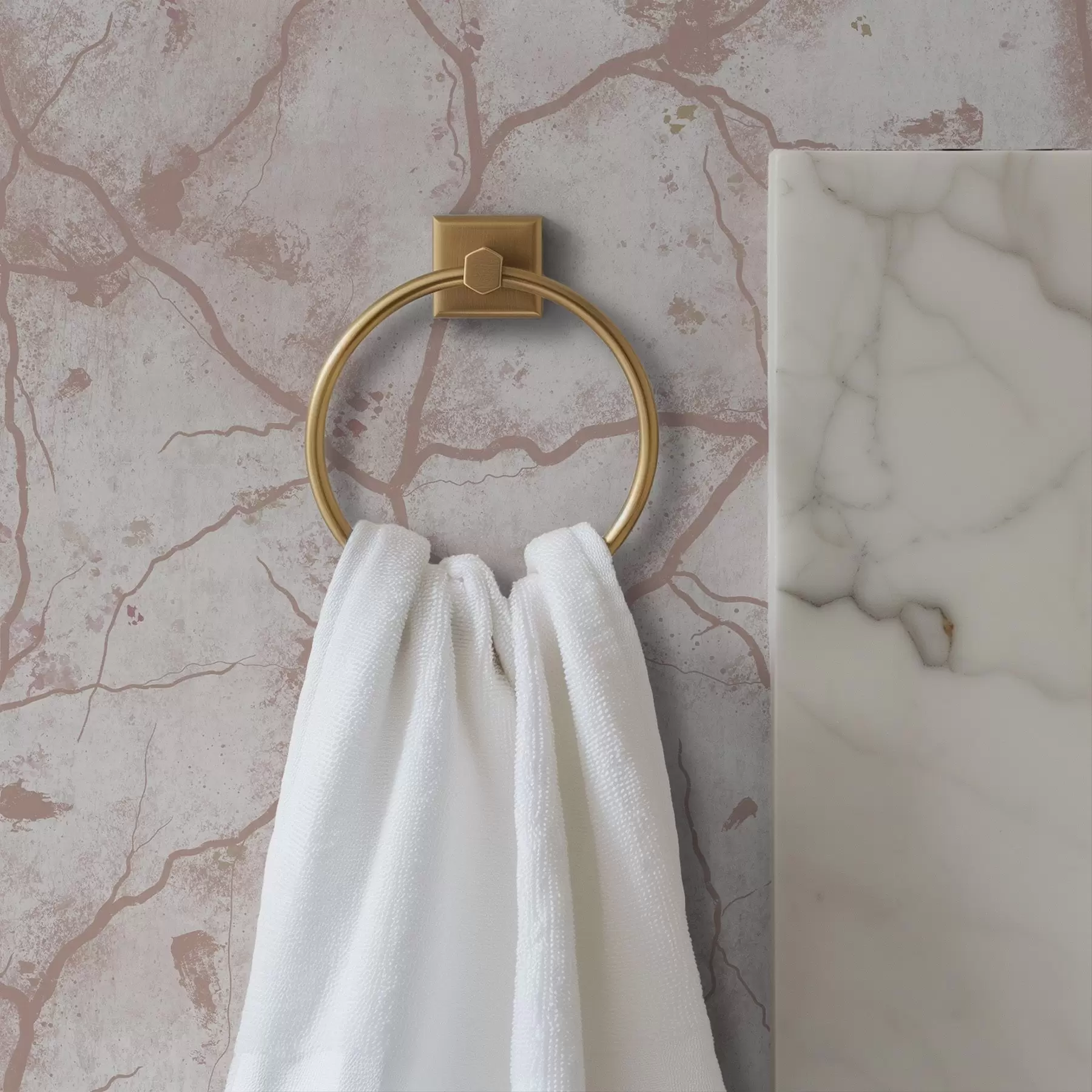 wall murals Светли бетон са чипком ружичастих пукотина и мрља a00987