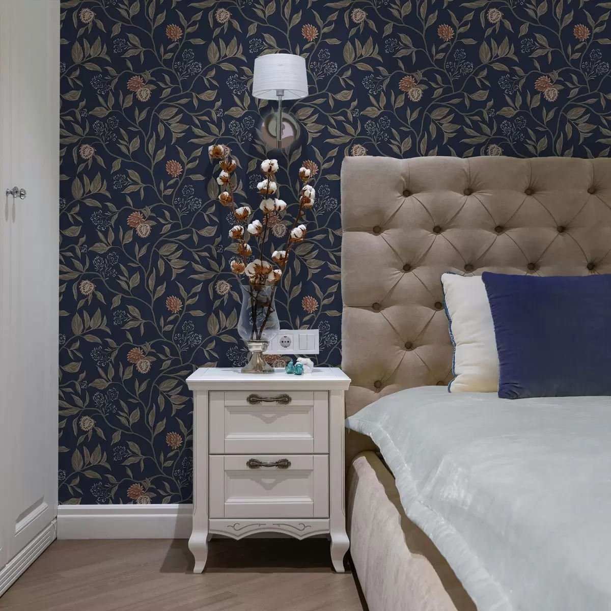 Позадина Плава башта са гранама, плодовима и ситним цветовима a00959