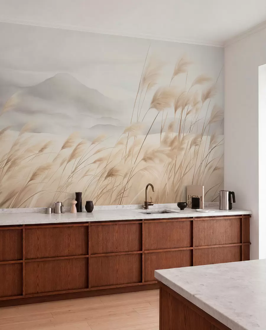 wall murals Текстурирани планински пејзаж са високом, сувом травом под магловитим небом w09649