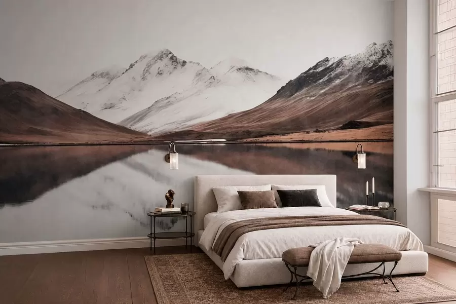 wall murals Снежни планински врхови и мирно језеро са одразом попут огледала w05816
